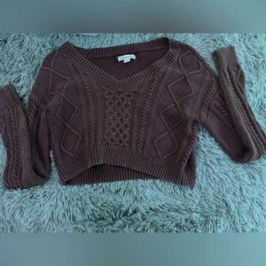 Cute cropped AERO sweater!